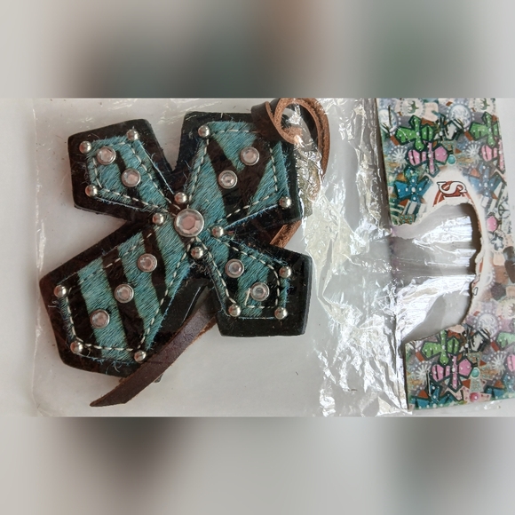 Western-Inspired Ceramic Frame with Saddle Charm Crosses – Fits 4x6 Photo - Picture 6 of 9